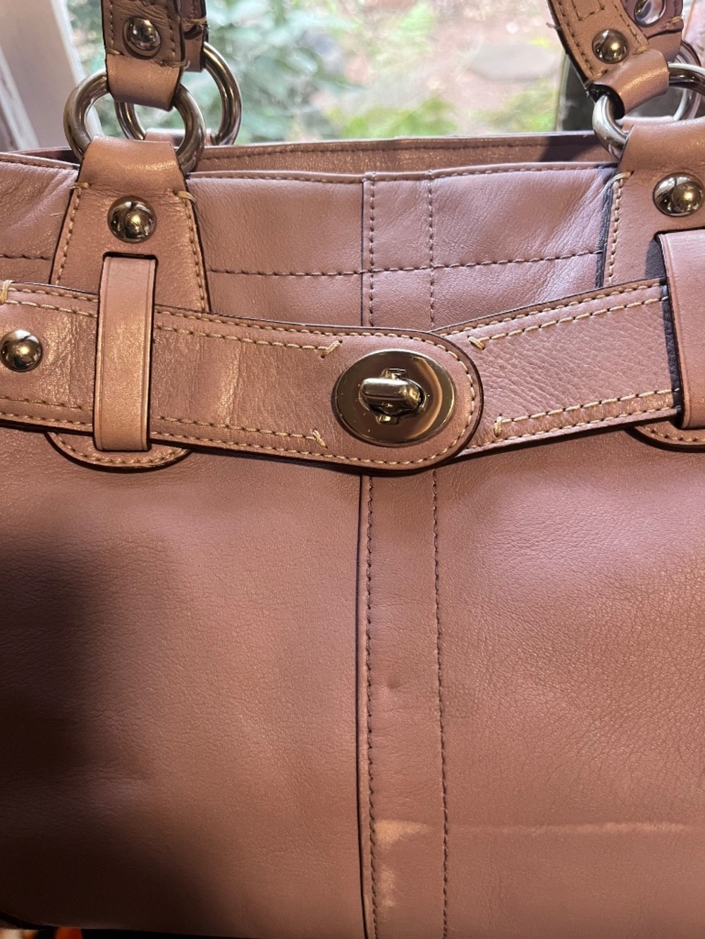 Lavender coach shoulder bag - Picture 2 of 7